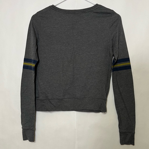 Hogwarts Long-sleeved Shirt - Picture 3 of 4